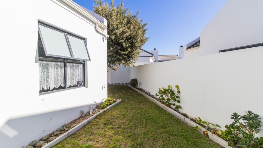 3 Bedroom Property for Sale in Golden Mile Western Cape